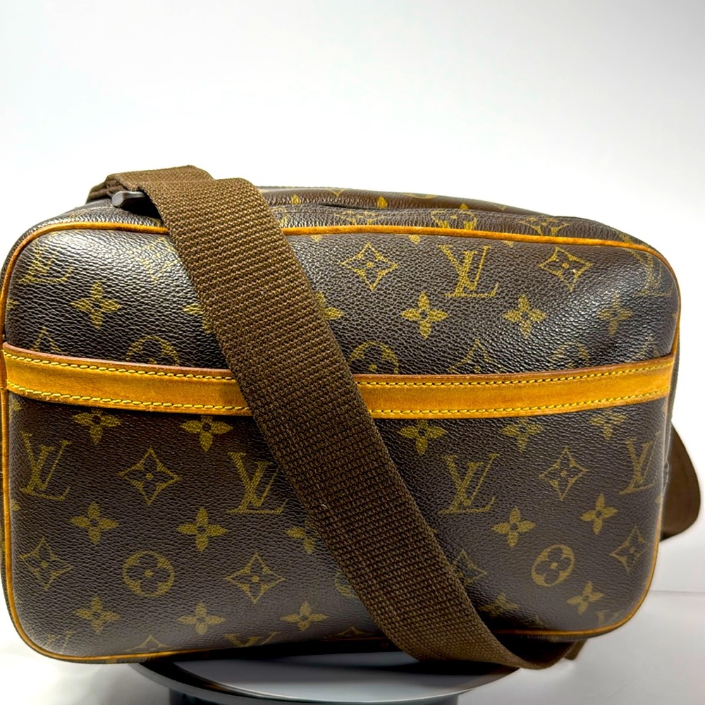 Gorgeous Louis Vuitton Reporter bag in very good condition